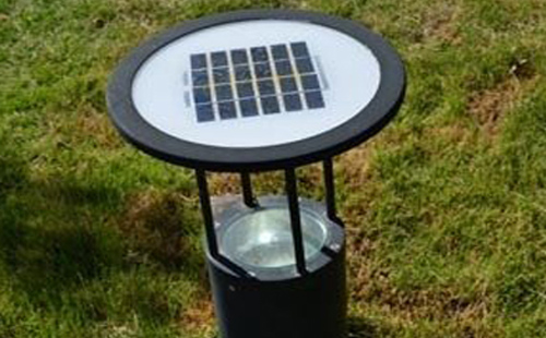 别墅庭院氛围营造：阿合奇草坪灯选型与布光技巧