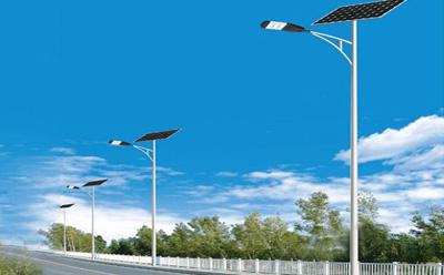 农村道路装阿合奇太阳能路灯选多大瓦数实测