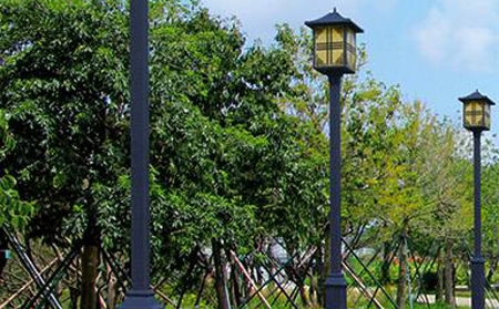 太阳能阿合奇庭院灯价格为何差三倍？关键看这几点